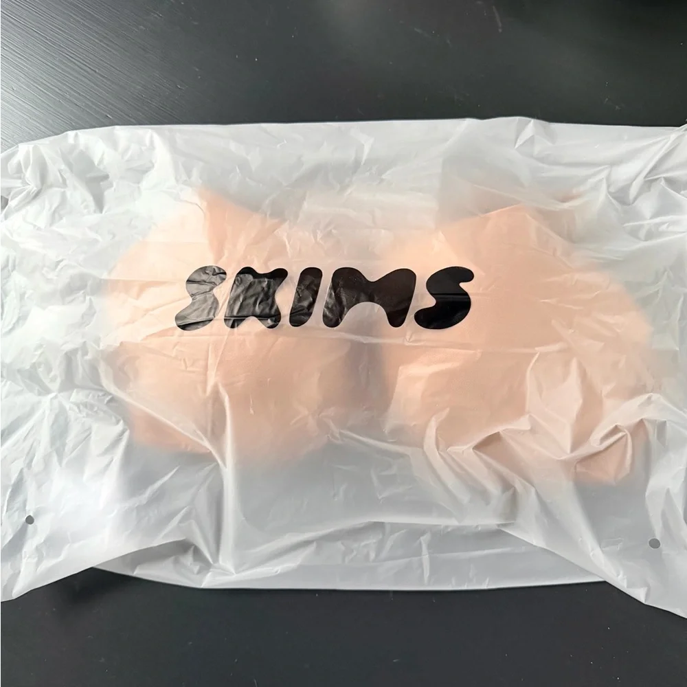 SKIMS Smoothing Intimates Full Coverage Lightly Lined Bra in Sienna, 36DD - Picture 3 of 4